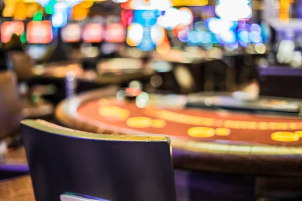 aksi toto mobile app showing live casino tables and sportsbook sections